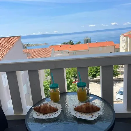 Apartments Villa Nova With Pool Makarska Exterior photo