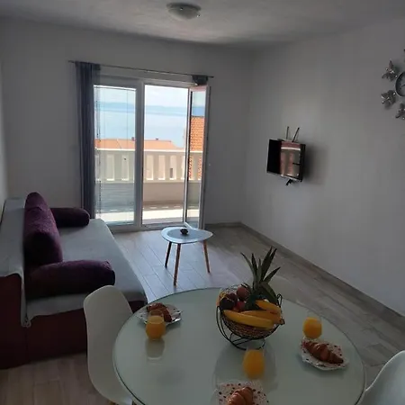 Apartments Villa Nova With Pool Makarska Exterior photo