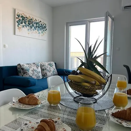 Apartments Villa Nova With Pool Makarska Exterior photo