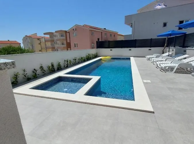 Apartments Villa Nova With Pool