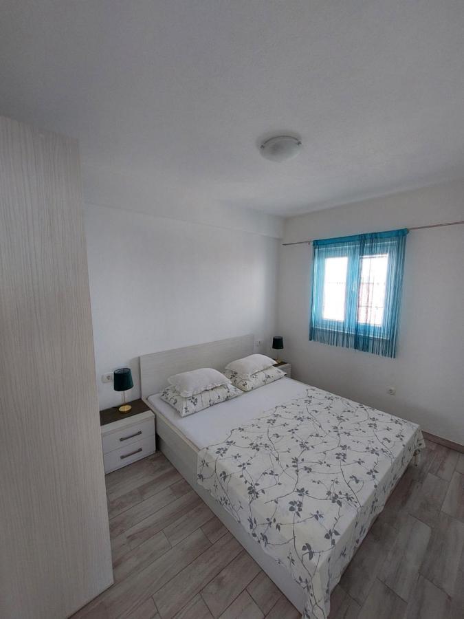 Apartment Nova With Pool