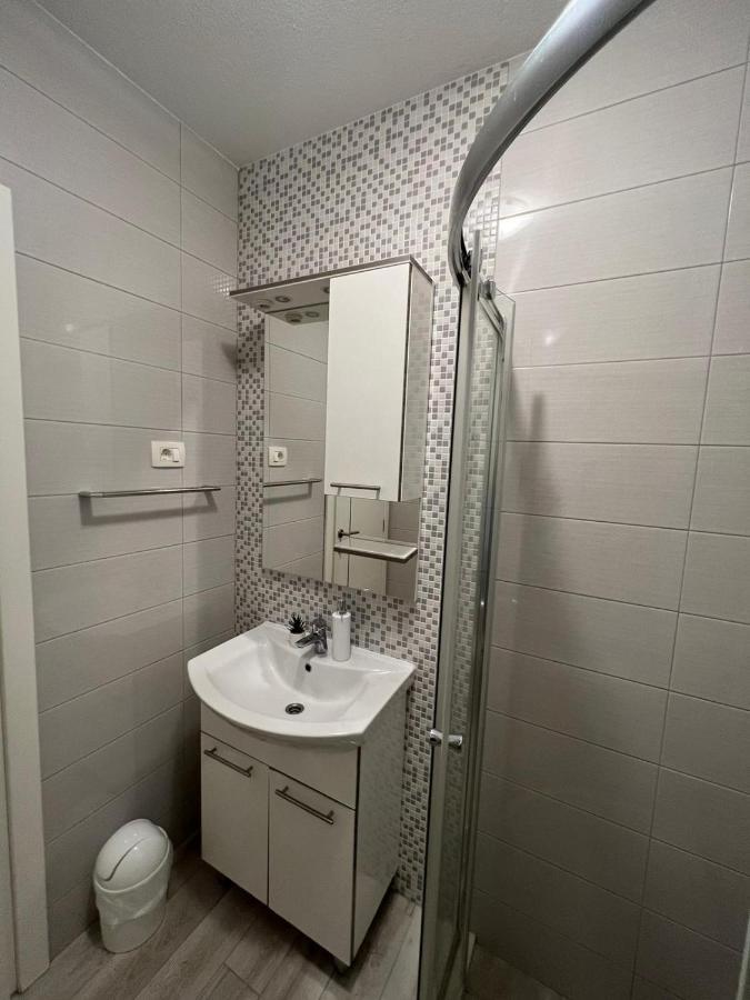 Nova With Pool Apartma