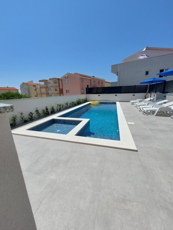 Nova With Pool